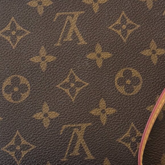 Louis Vuitton Monogram Pochette | Cherry - Picture 3 of 8